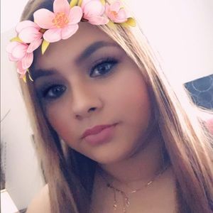 Meet your Posher, Tania